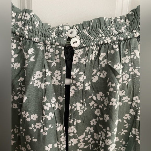 Floral green halter dress - Picture 2 of 3